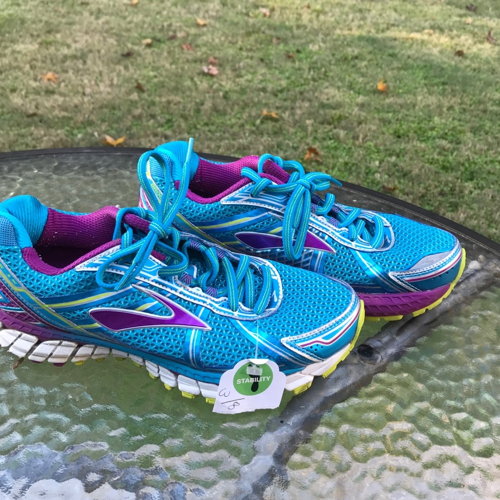 BROOKS, GTS 15, Nearly New